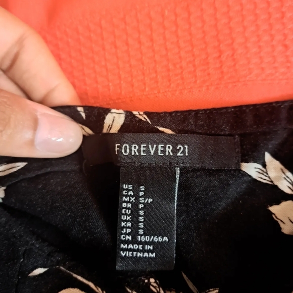 Floral Shorts - Picture 2 of 4